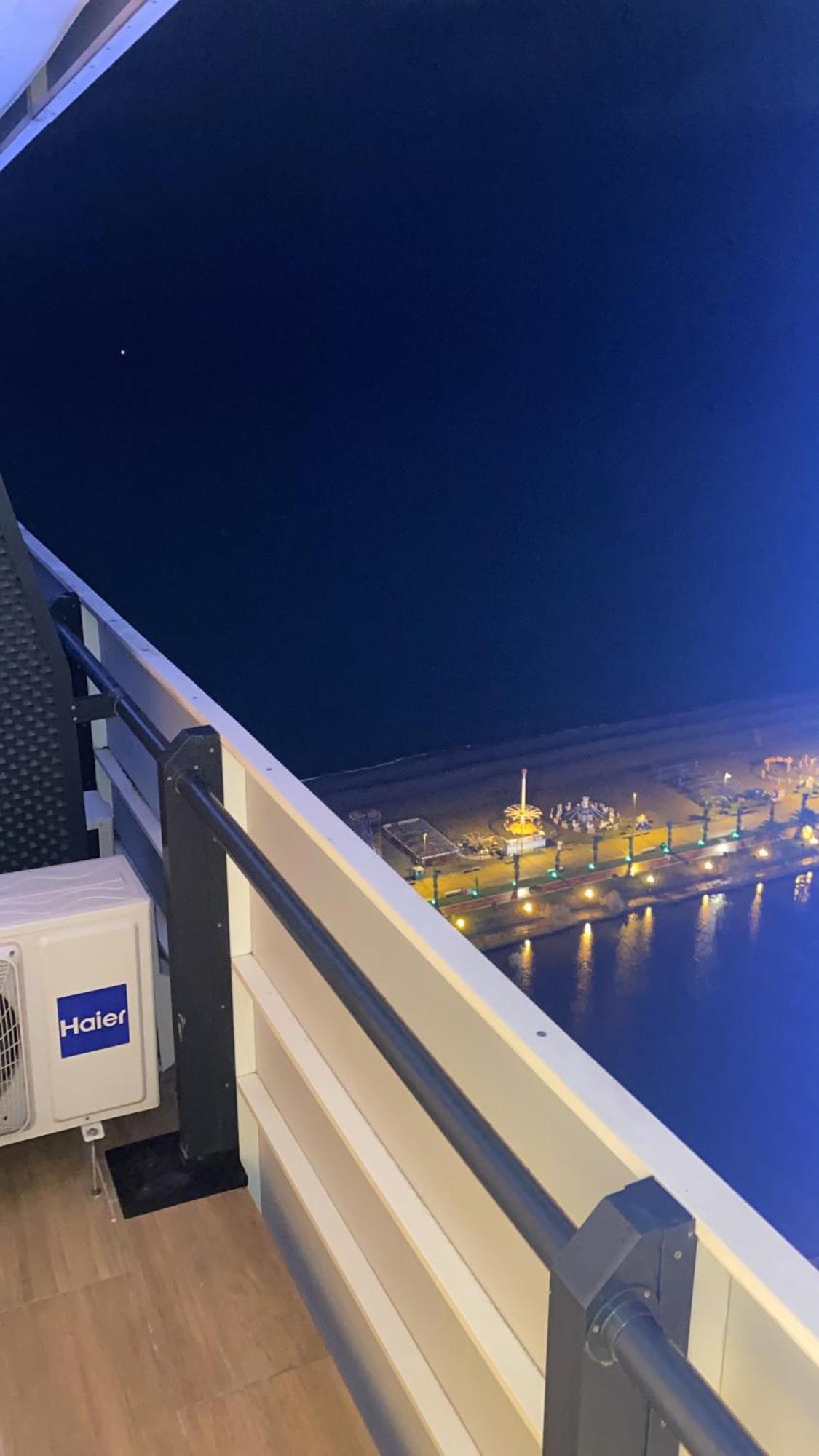 Orbi City-Sea View Aparthotel Batumi Exteriör bild