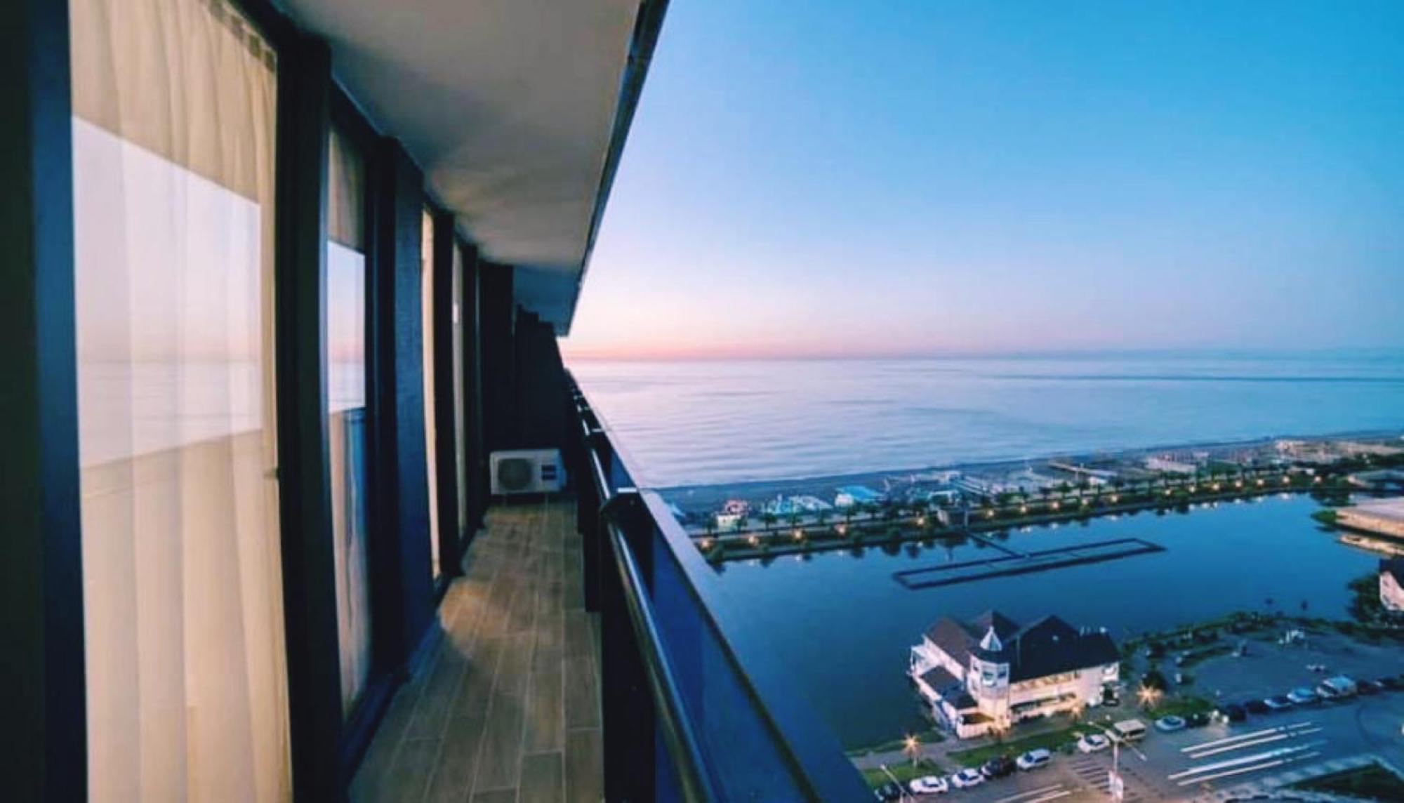 Orbi City-Sea View Aparthotel Batumi Exteriör bild